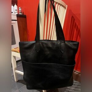 Large Duluth Trading Co Lifetime Leather tote black